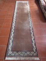 327 x 82 cm kézi csomózású Boteh szőnyeg eladó