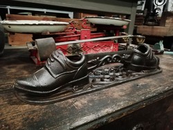 Öntöttvas cipő kaparó, sárkaparó, 20. század elejéről