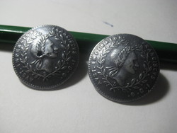 Katonai gombok  2 db  átmérő  23 mm