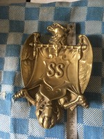 Birodalmi Sast ábrázoló német réz hamutálca. Imperial Eagle brass ashtray as decoration.
