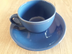 Kék kerámia kávéscsésze alátéttel