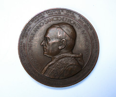 Berán L., XI. Piusz pápa/Szent István korona felajánlása 1925
