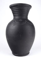1I219 old black pot vase 21 cm
