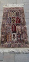 Kashmir cassette hand-knotted rug in beautiful condition. Negotiable !!