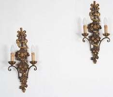 Gilded carved wooden wall bracket in pairs