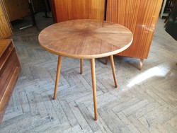 Régi retro kerek fa asztal 70 cm kicsavarozható lábakkal