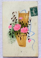 Antik üdvözlő képeslap  kézzel festett  rózsa virágárus kosárban