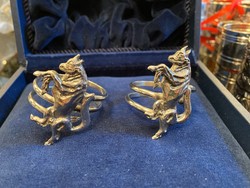 Ezüst szalvétagyűrű párban bika figurával