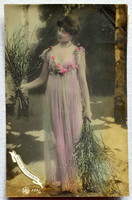 Antik francia üdvözlő  fotó képeslap hölgy barkával