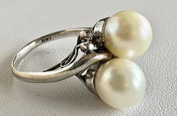 About 1 forint! 14 Ct white gold (5.6 g) ring with 2 8.3 mm pearls and 6 small accan diamonds!