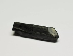 • Fekete turmalin 26.13 ct drágakő ékszerészeknek, gyűjtőknek vagy más  hobby célra--új