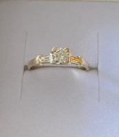 18 karátos arany szoliter gyűrű,brilliánssal!