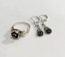 Csodás ezüst ékszerszett, rózsa motívummal, gyűrű, fülbevaló -925