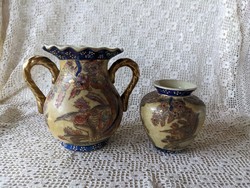 Két darab kézzel festett Satsuma váza