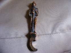 Juhász férfialakos bronz sörnyitó HP jelzéssel