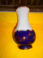 Vase of Zsolnay pompadur