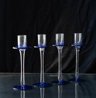 Különleges, modern gyertyatartók - kék üveg dekoráció