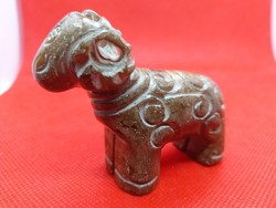 Kínai faragott kő kos szobor figura