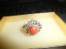 Silver ring / coral