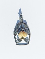 Silver hunter pendant with cow pearl acorn leaves