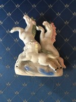 Porcelain equestrian figure, without marking.11X16 cm