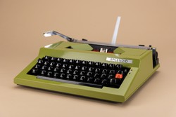 Splendid írógép, táskájában, szép állapotban