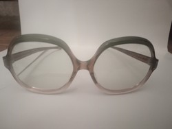 American optical sunvogues magnifique sunglasses from the 1970s in new condition
