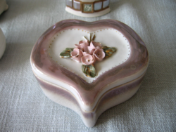 Heart-shaped chandelier porcelain jewelry box with pink roses, also for girls, stipo dorohoi