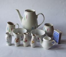 Bájos, régi baba porcelán készlet, teás készlet + Hollóházi mini vázák egyben-babaház kellékek