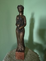 Bronze statue of R. Kiss Lenke