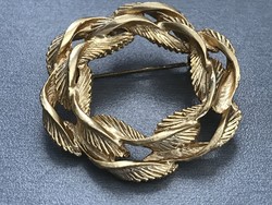 Wreath-shaped gilded brooch, 4.5 cm in diameter