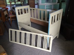 Régi fa gyerekágy vintage ágykeret szecessziós bútor fenyő ágy