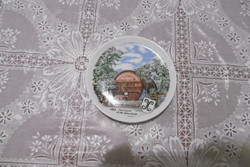 Mini plate with wine barrel