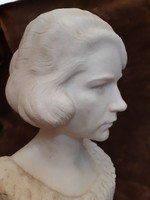 RITKASÁG!Antik  Zs. Csiszér János: II. Erzsébet angol királynő fiatal kori márvány büszt szobor 37cm
