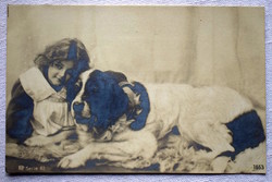 Antik üdvözlő fotó  képeslap  kisleány bernáthegyi kutyával