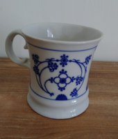 IGG jelzésú,GDR  fehér porcelán bögre indiai kék Immortelle minta Moin Moin felirattal