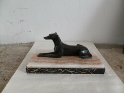Art deco kutya / agár figura / szobor márvány talpon
