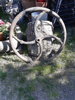 Cast iron wheel