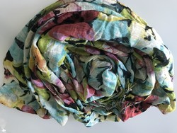 Floral esprit scarf made of a mixture of silk and viscose, 180 x 50 cm