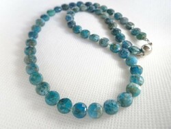 Apatite necklace with lens-shaped eyes