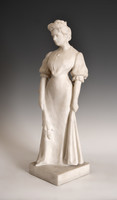 Márvány női szobor  -Siklódy L.  907 jelzéssel