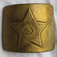 Orosz katonai övcsat, anyaga réz, 5,3 x 8 cm.
