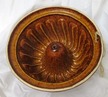 Régebbi mázas kerámia  kuglóf sütő forma, 9,5 cm magas, átmérő 19,3 cm.