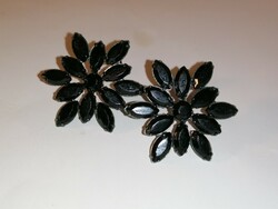 Black flower earrings (305)