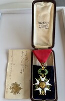 65T. From HUF 1! 18K gold (br. 19.2 G) in the original box of the French Order of Honor. With a donation letter