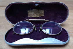 Cvikker - spring-loaded, clip-on glasses in their original case