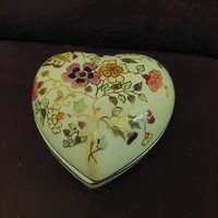 Zsolnay pillangós szív alakú bonbonier