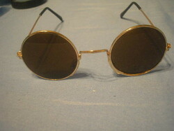 N 40 John Lennon profi sötét napszemüveg kuriózum ritkaság szemüveg tokjában eladó