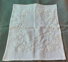 White embroidered tablecloth with flower pattern 36 x 36 cm.