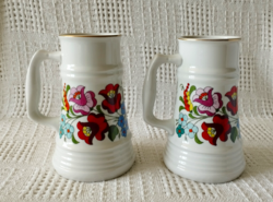 2 original porcelain jars from Kalocsa in a showcase condition